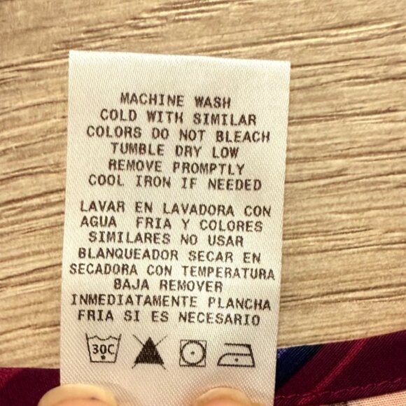 Disney Grumpy Seven Dwarfs Scrub Top Size M Red Plaid Print Health Care Unisex - Picture 11 of 16